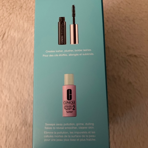 Clinique Discovery Set - 4 Piece Set - Picture 5 of 6